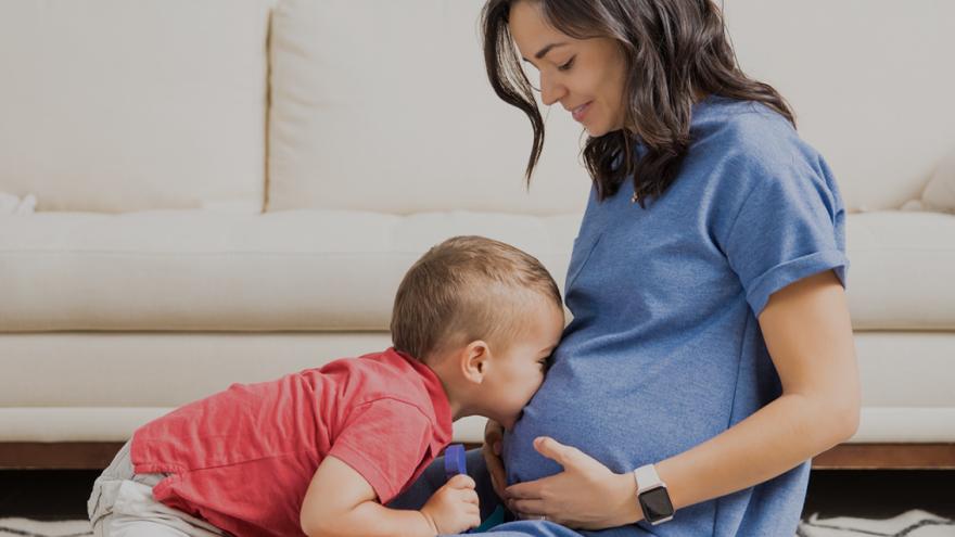Texto Alternativo: La Comunidad de Madrid ofrece atención integral en centros residenciales a madres gestantes con hijos menores de seis años