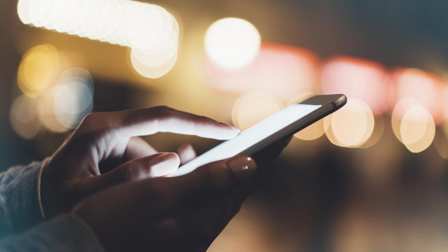 Texto Alternativo: La Comunidad de Madrid lanza la app de Aula Virtual para 450.000 docentes, estudiantes y familias