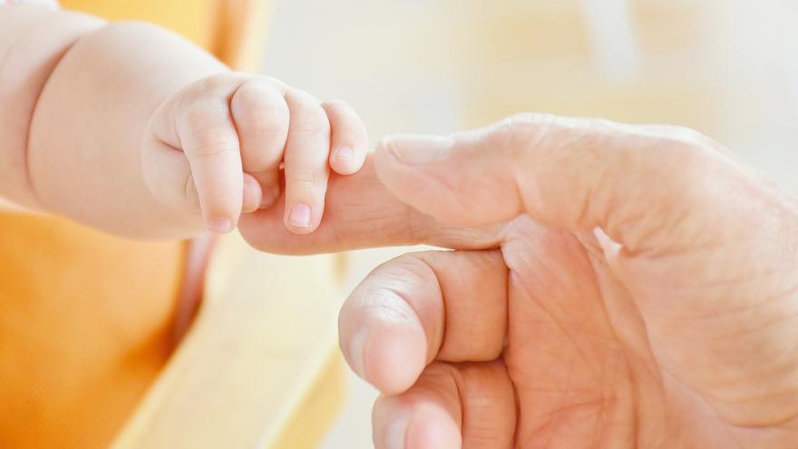 Texto Alternativo: La Comunidad de Madrid logra un hito internacional en el Hospital 12 de Octubre al revertir sin cirugía una complicación grave en un feto con fibrosis quística