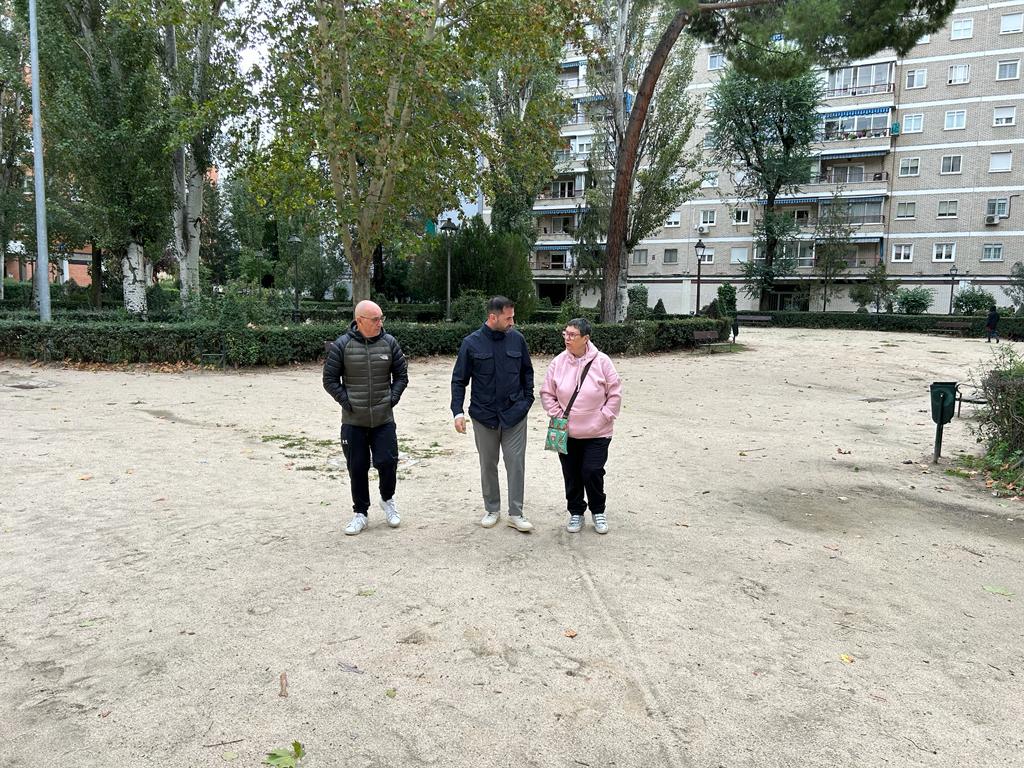 Texto Alternativo: El Concejal de Participación Ciudadana recorre cuatro distritos de Móstoles con asociaciones vecinales