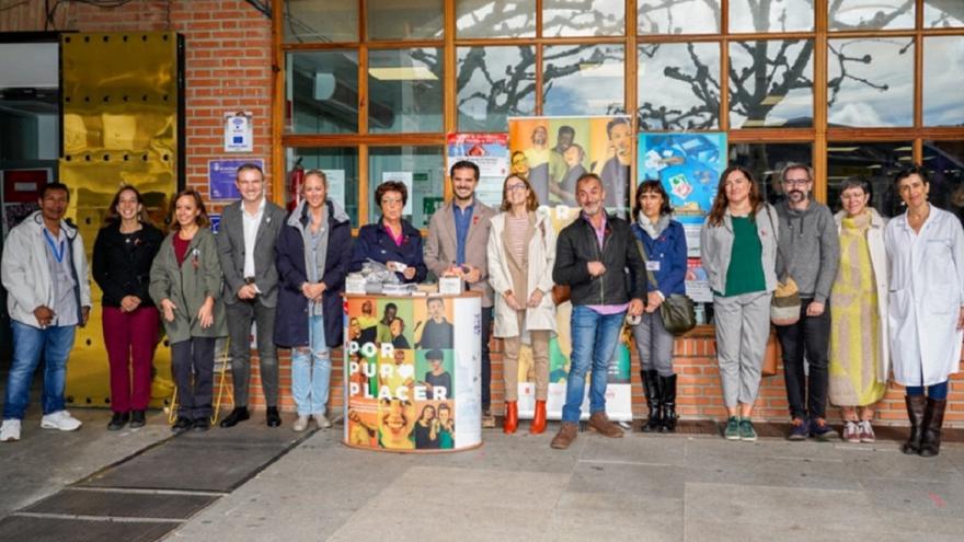 Texto Alternativo: Salud Pública de la Comunidad celebra el Día de la Prueba del VIH en Torrejón de Ardoz con una campaña de sensibilización