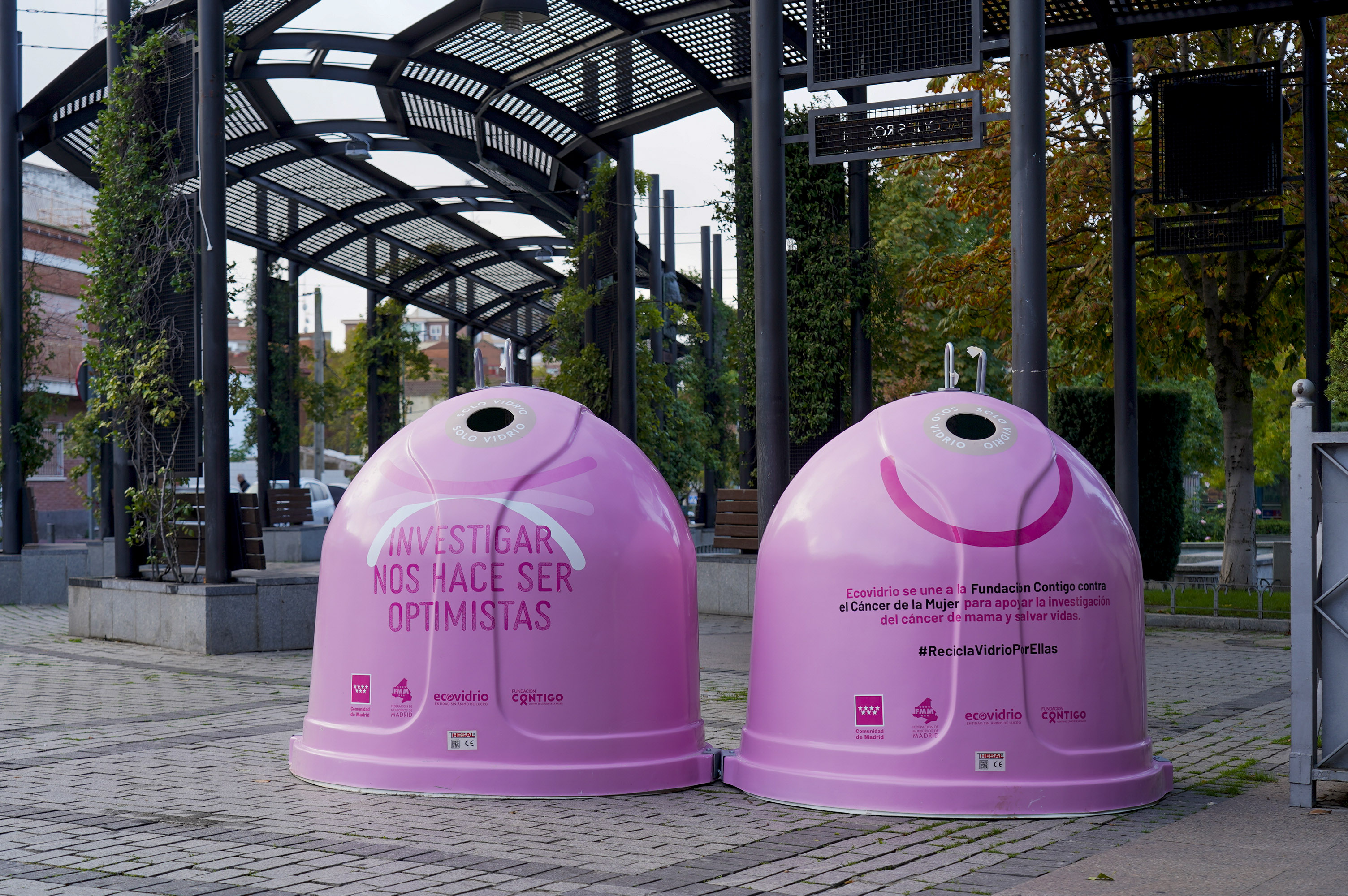 Texto Alternativo: Móstoles se suma a la campaña Recicla vidrio por ellas para luchar contra el cáncer de mama