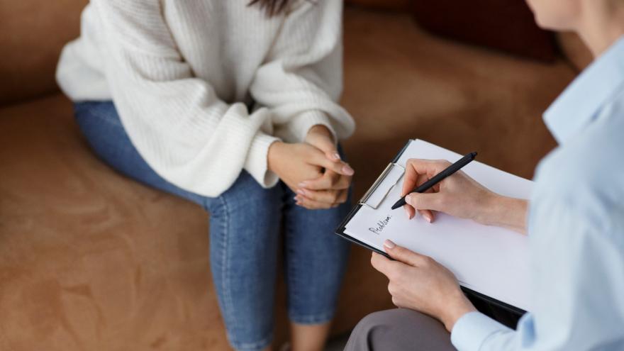 Texto Alternativo: La Comunidad de Madrid extenderá a los municipios el Plan de Prevención del Suicidio, pionero a nivel nacional