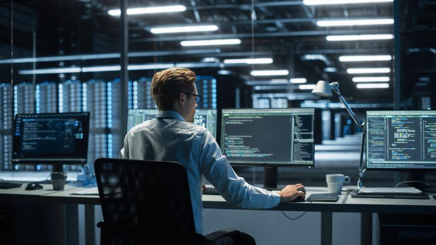 Texto Alternativo: La Comunidad de Madrid diseña un programa de formación digital y de tecnificación a entidades locales dotado con 20 millones de euros