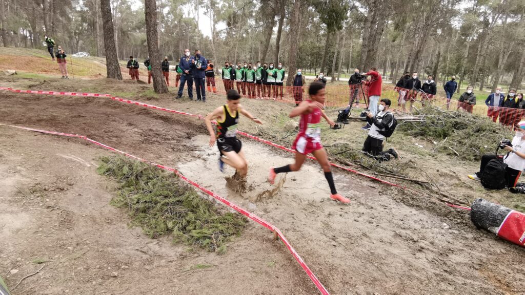 Texto Alternativo: El espectáculo del cross nacional vuelve al Cerro de los Ángeles