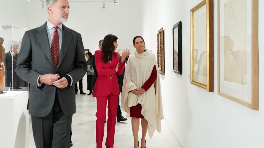 Texto Alternativo: Díaz Ayuso asiste a la inauguración de la exposición Picasso 1906. La gran transformación, presidida por Sus Majestades los Reyes