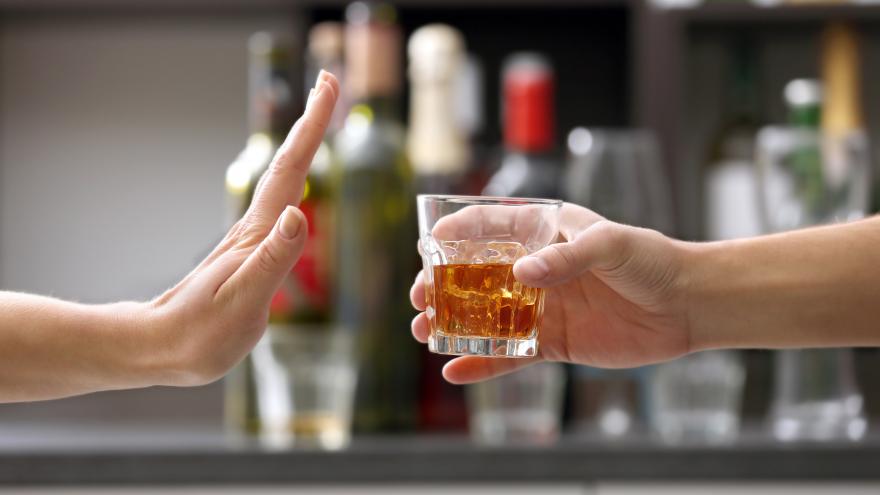 Texto Alternativo: La Comunidad de Madrid recuerda en el Día Mundial sin Alcohol el gran número de trastornos y enfermedades que genera su consumo excesivo