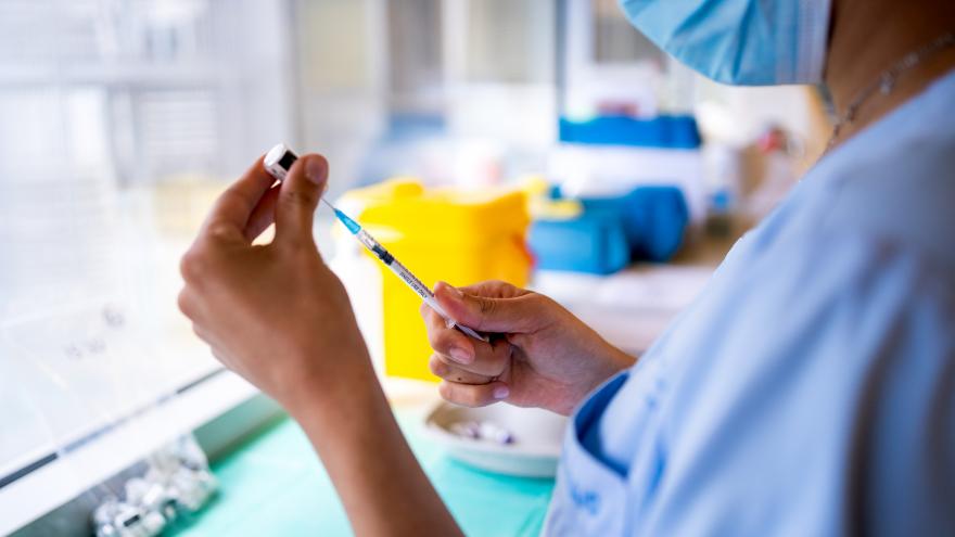 Texto Alternativo: La Comunidad de Madrid ha vacunado en un mes a casi 800.000 personas contra la gripe, más de 22.000 niños menores de 5 años
