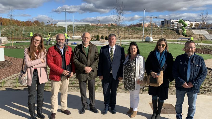 Texto Alternativo: La Comunidad de Madrid avanza en las obras de mejora de un parque infantil y del entorno de las instalaciones deportivas de Villalbilla