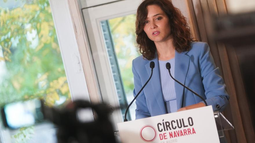 Texto Alternativo: Díaz Ayuso asegura ante empresarios navarros que Madrid seguirá “denunciando cada ataque y defendiendo la unidad de toda España”