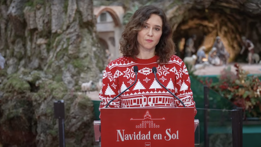 Texto Alternativo: Díaz Ayuso inaugura el Belén de la Real Casa de Correos, homenaje al primer nacimiento que surgió en Italia hace 800 años y que dio origen a esta tradición