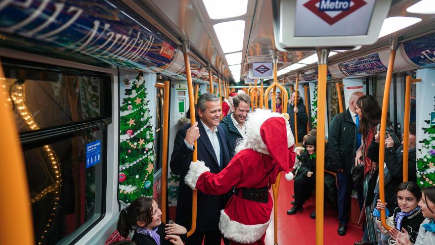 Texto Alternativo: La Comunidad de Madrid extiende este año el Tren de la Navidad a MetroSur