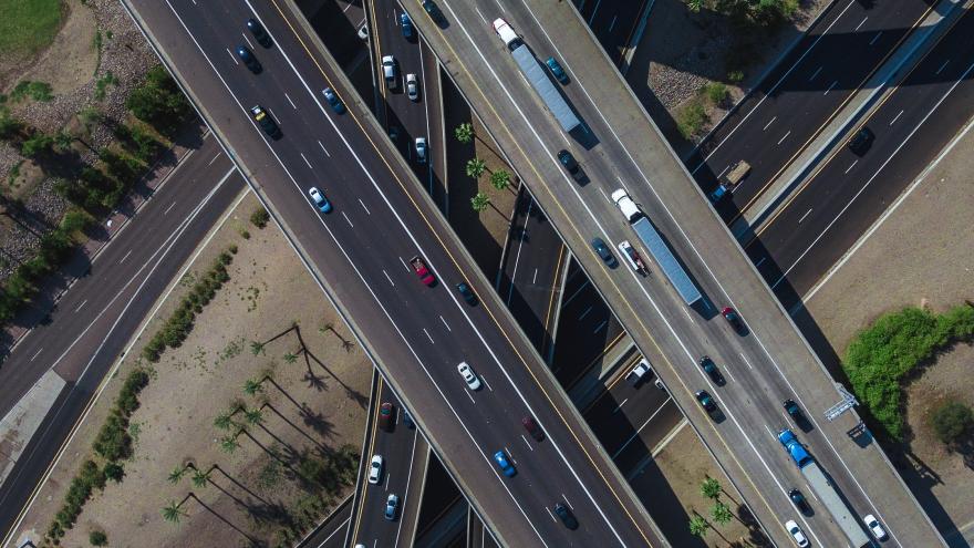 Texto Alternativo: La Comunidad de Madrid recomienda prudencia en los desplazamientos por carretera y en las salidas a la montaña en el próximo puente