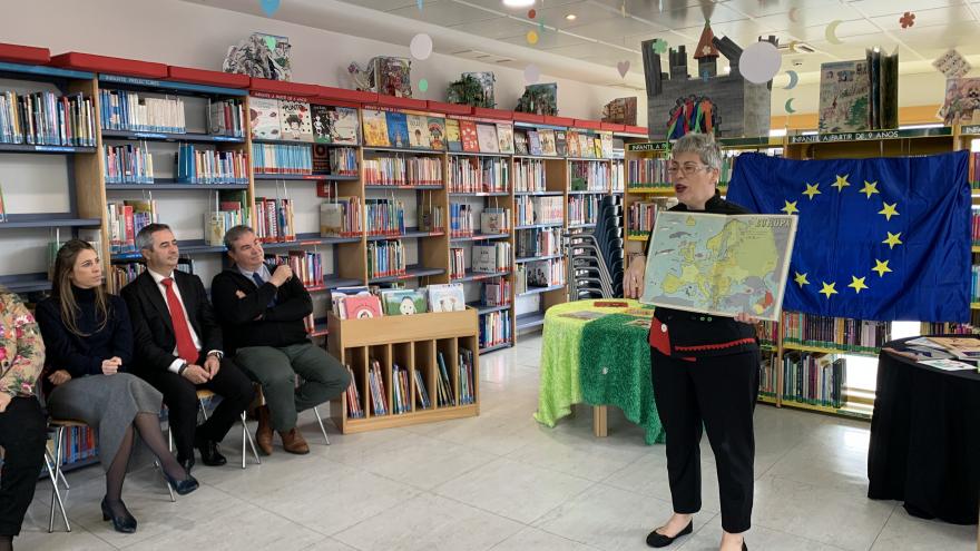 Texto Alternativo: La Comunidad de Madrid imparte 35 nuevas sesiones de cuentacuentos sobre la UE dirigidas a municipios de menos de 5.000 habitantes y dos aulas hospitalarias