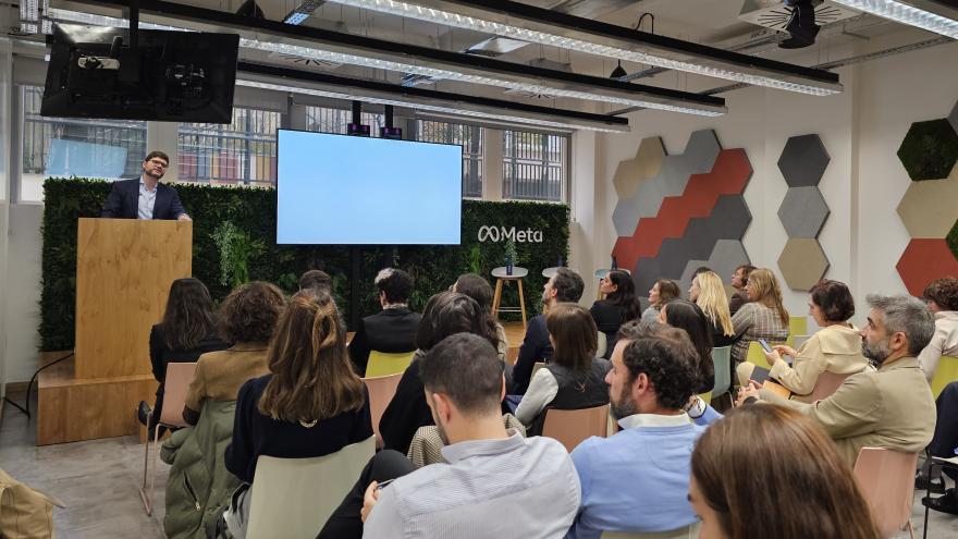 Texto Alternativo: La Comunidad de Madrid realizará un diagnóstico de los problemas de las pymes madrileñas para la sucesión de negocios