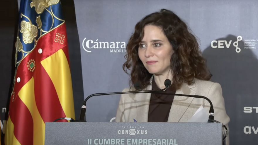Texto Alternativo: Díaz Ayuso proyecta la Comunidad de Madrid como el “nodo logístico del sur de Europa” de la mano del Puerto de Valencia para el transporte marítimo