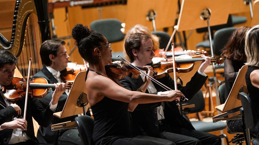 Texto Alternativo: La Orquesta y Coro de la Comunidad de Madrid la Comunidad de Madrid presenta esta Navidad un amplio repertorio de conciertos con piezas tradicionales y villancicos