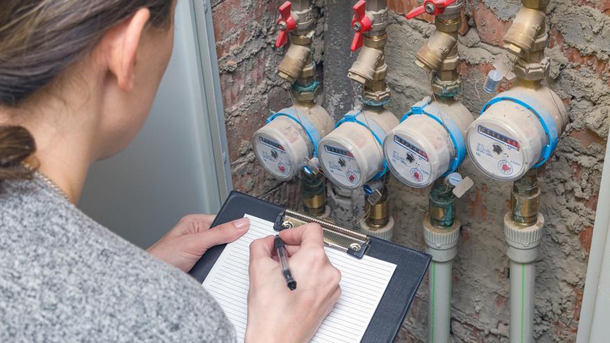 Texto Alternativo: La Comunidad de Madrid recomienda proteger los contadores de agua para evitar su congelación ante la bajada de temperaturas prevista en la región