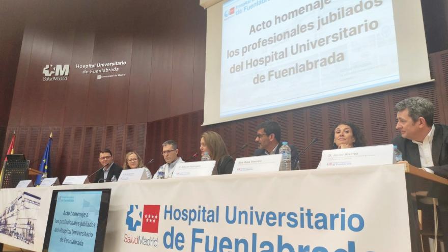 Texto Alternativo: El Hospital Universitario de Fuenlabrada celebra un acto para los profesionales jubilados
