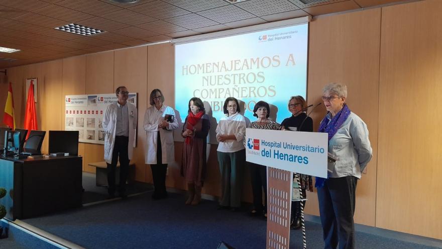 Texto Alternativo: El Hospital Universitario del Henares rinde homenaje a los profesionales jubilados
