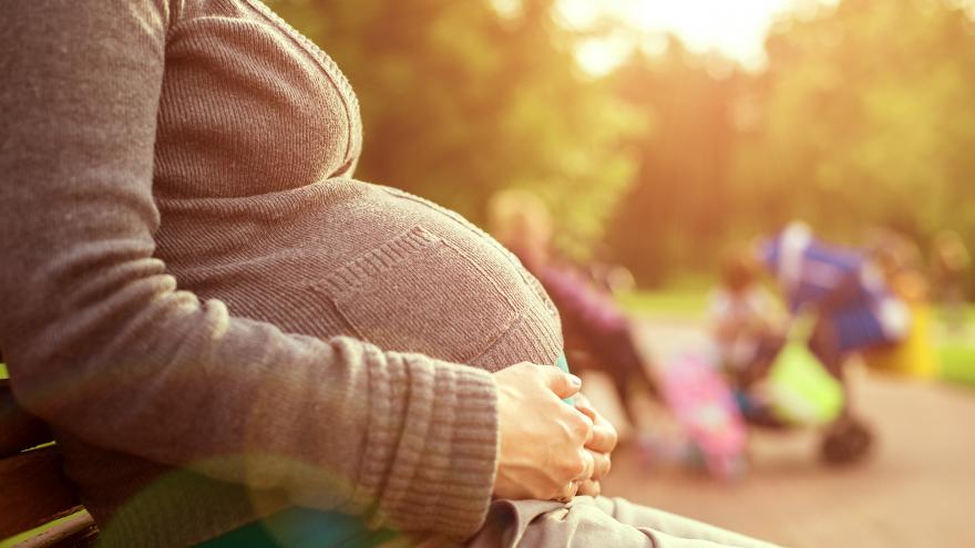 Texto Alternativo: La Comunidad de Madrid ayuda a más de 13.500 mujeres con su estrategia de fomento de la natalidad