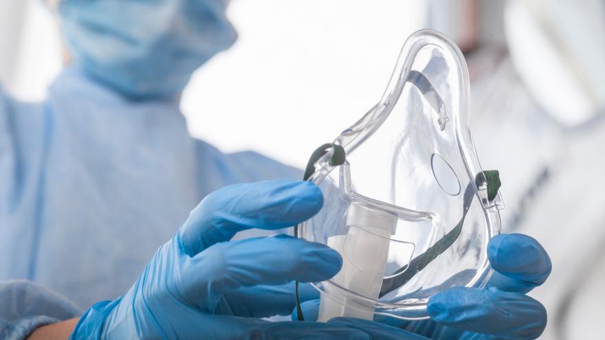Texto Alternativo: La Comunidad de Madrid invierte 82 millones de euros para garantizar la infusión intravenosa y ventiloterapia no invasiva para oxigenoterapia en hospitales públicos