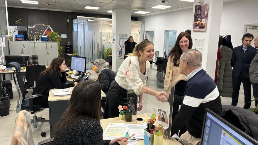 Texto Alternativo: La Comunidad de Madrid reactiva un programa pionero en Europa orientado a la integración y participación de inmigrantes en la sociedad