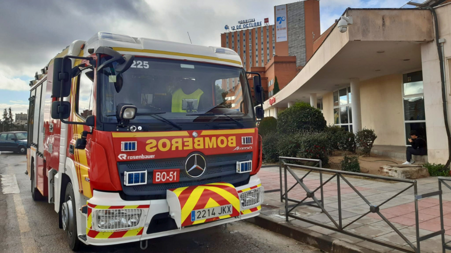 Texto Alternativo: El Hospital 12 de Octubre realiza un simulacro de incendio en la Unidad de Trauma y Emergencias