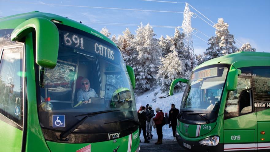 Texto Alternativo: La Comunidad de Madrid refuerza hasta en un 105% la oferta de autobuses para facilitar los desplazamientos a zonas de montaña