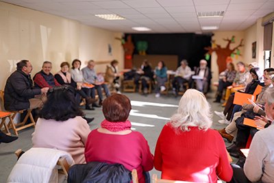 Texto Alternativo: La Escuela de Abuelos de Móstoles 2024 comienza mañana sus actividades