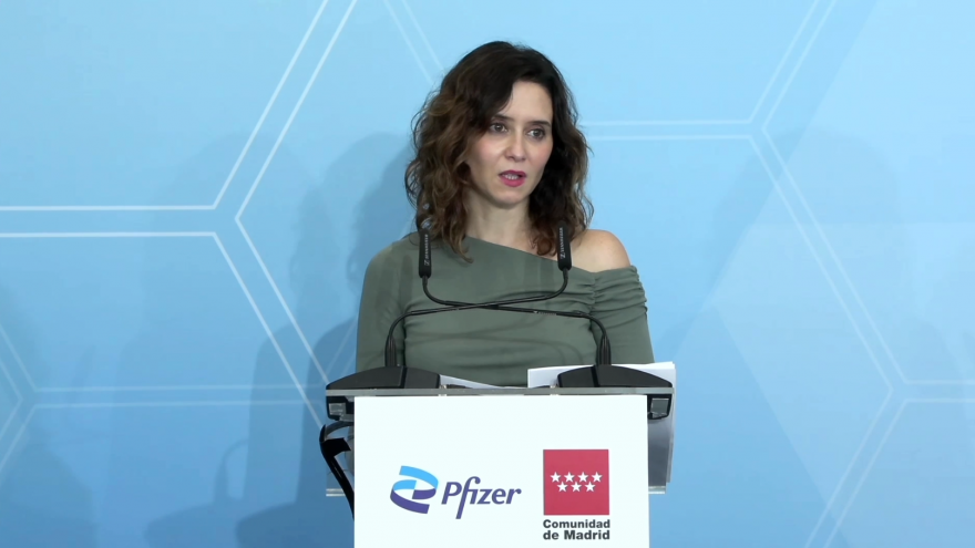 Texto Alternativo: Díaz Ayuso sitúa a la Comunidad como clave para la industria farmacéutica y biotecnológica, que da trabajo a 30.000 personas en la región