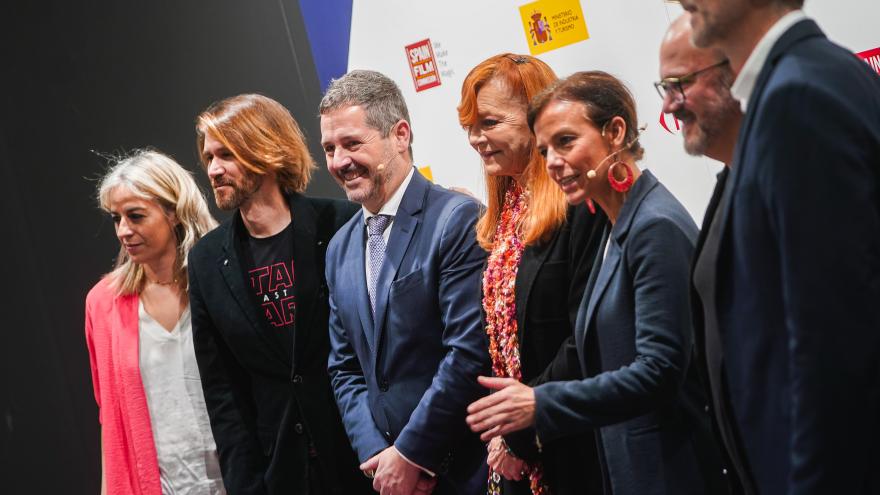 Texto Alternativo: La Comunidad de Madrid promociona el turismo cinematográfico con guías sobre Samuel Bronston y Concha Velasco