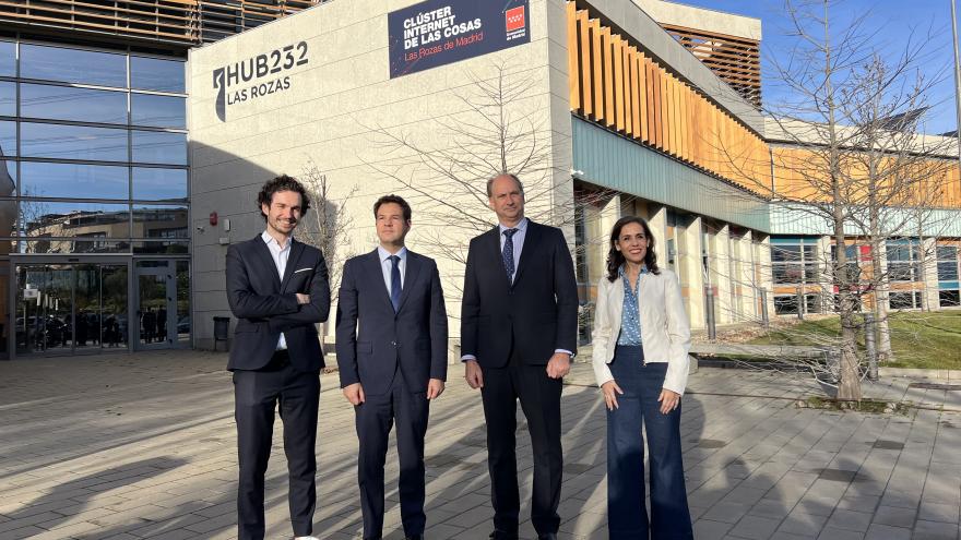 Texto Alternativo: La Comunidad de Madrid reúne a los socios de los cuatro clústeres del ámbito digital para impulsar proyectos en IA y otras tecnologías
