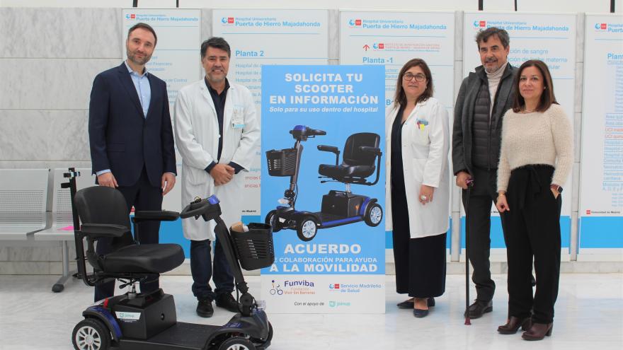 Texto Alternativo: El Hospital Puerta de Hierro ofrece vehículos a los pacientes con movilidad reducida para facilitarles el desplazamiento