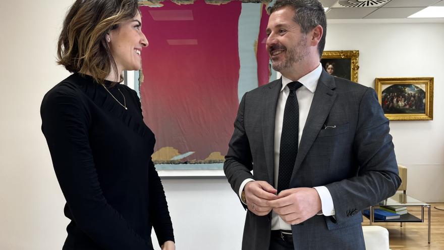 Texto Alternativo: La Comunidad de Madrid designa a Alondra de la Parra la nueva dirección de la ORCAM por su amplia experiencia internacional y conexión con el público