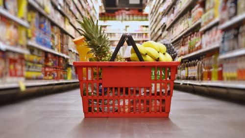Texto Alternativo: El Ayuntamiento de Leganés tramitará tarjetas para alimentos a personas desfavorecidas con menores a cargo