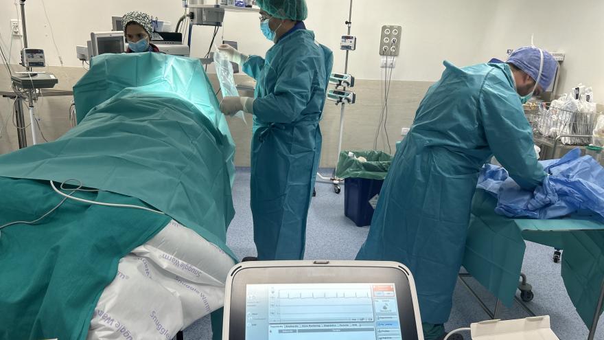 Texto Alternativo: El Hospital público Infanta Sofía de la Comunidad de Madrid comienza a implantar desfibriladores automáticos que detectan y revierten arritmias graves