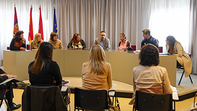 Texto Alternativo: El Alcalde de Móstoles participa en la Mesa Técnica que trabaja de manera integral en el Plan de Adicciones