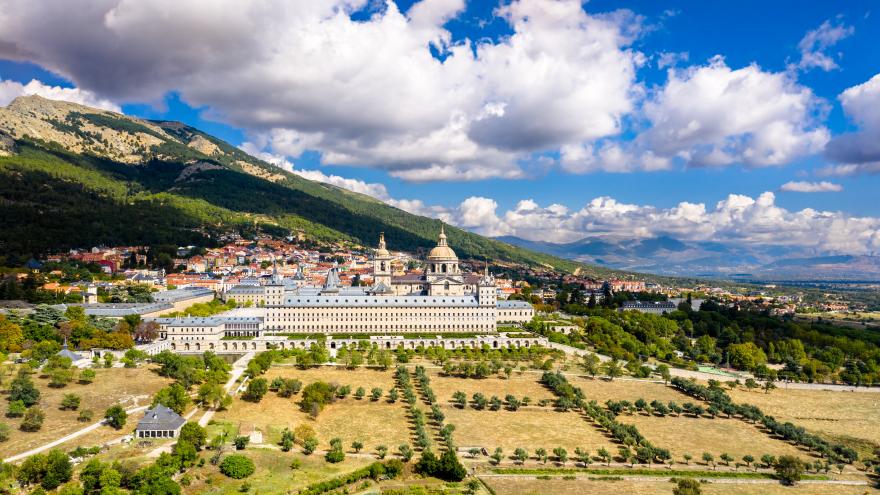 Texto Alternativo: La Comunidad de Madrid rehabilitará el Paseo de Juan de Borbón y Battenberg en San Lorenzo de El Escorial, catalogado como Patrimonio Mundial de la UNESCO