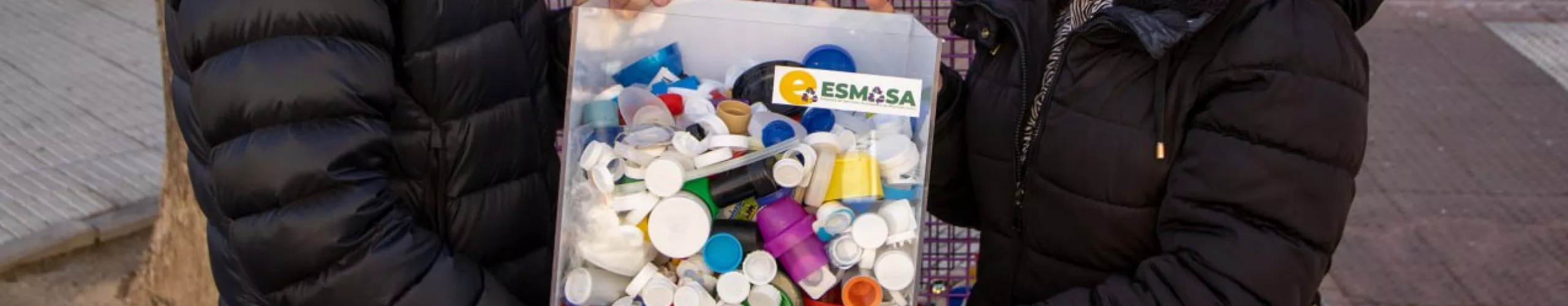 Texto Alternativo: Alcorcón colaborará en la investigación de la enfermedad rara DDX3X con la donación de los tapones que recoge ESMASA en los corazones morados