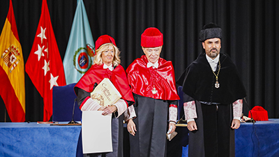 Texto Alternativo: El Alcalde asiste a la investidura de Gregorio Marañón como Doctor Honoris Causa por la URJC