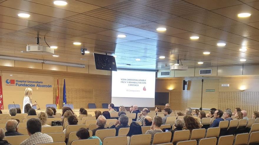 Texto Alternativo: El hospital y los centros de salud de Alcorcón, junto a colegios, institutos y pacientes de Cardiología lanzan un programa de promoción de la salud a través de los jóvenes