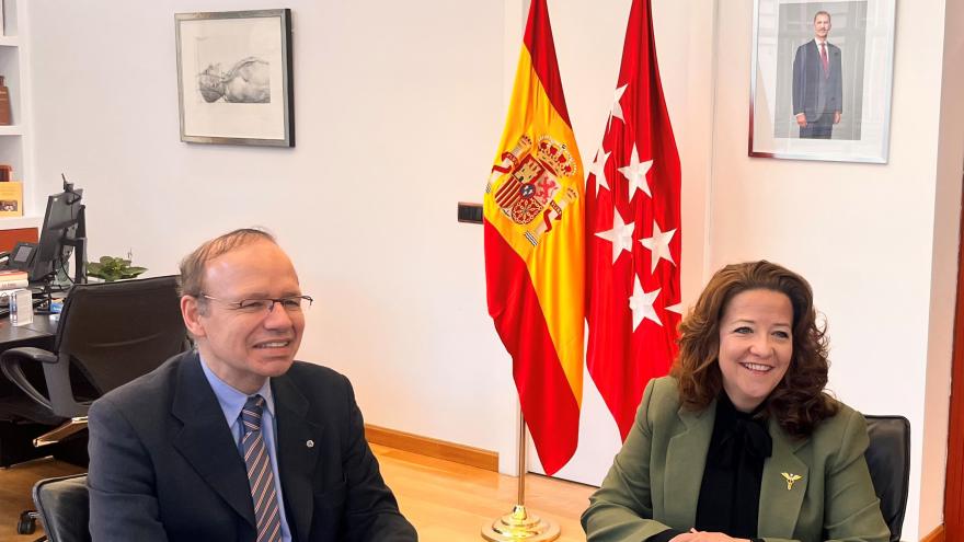 Texto Alternativo: La Comunidad de Madrid reduce este año al 8% la temporalidad en su sanidad pública para cohesionar los equipos de los hospitales