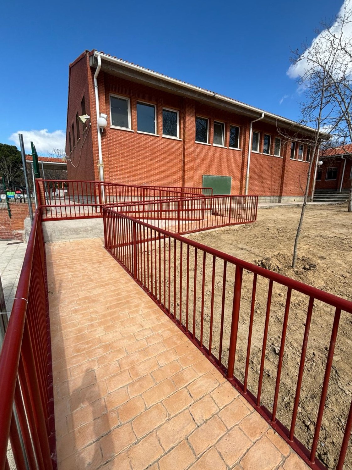 Texto Alternativo: Obras de mejora y acondicionamiento en colegios públicos