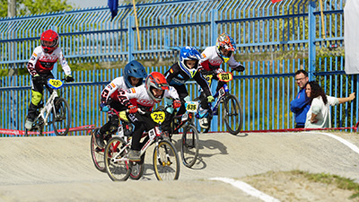 Texto Alternativo: Éxito de participación en la segunda prueba de la Copa de Madrid de BMX, celebrada en Móstoles