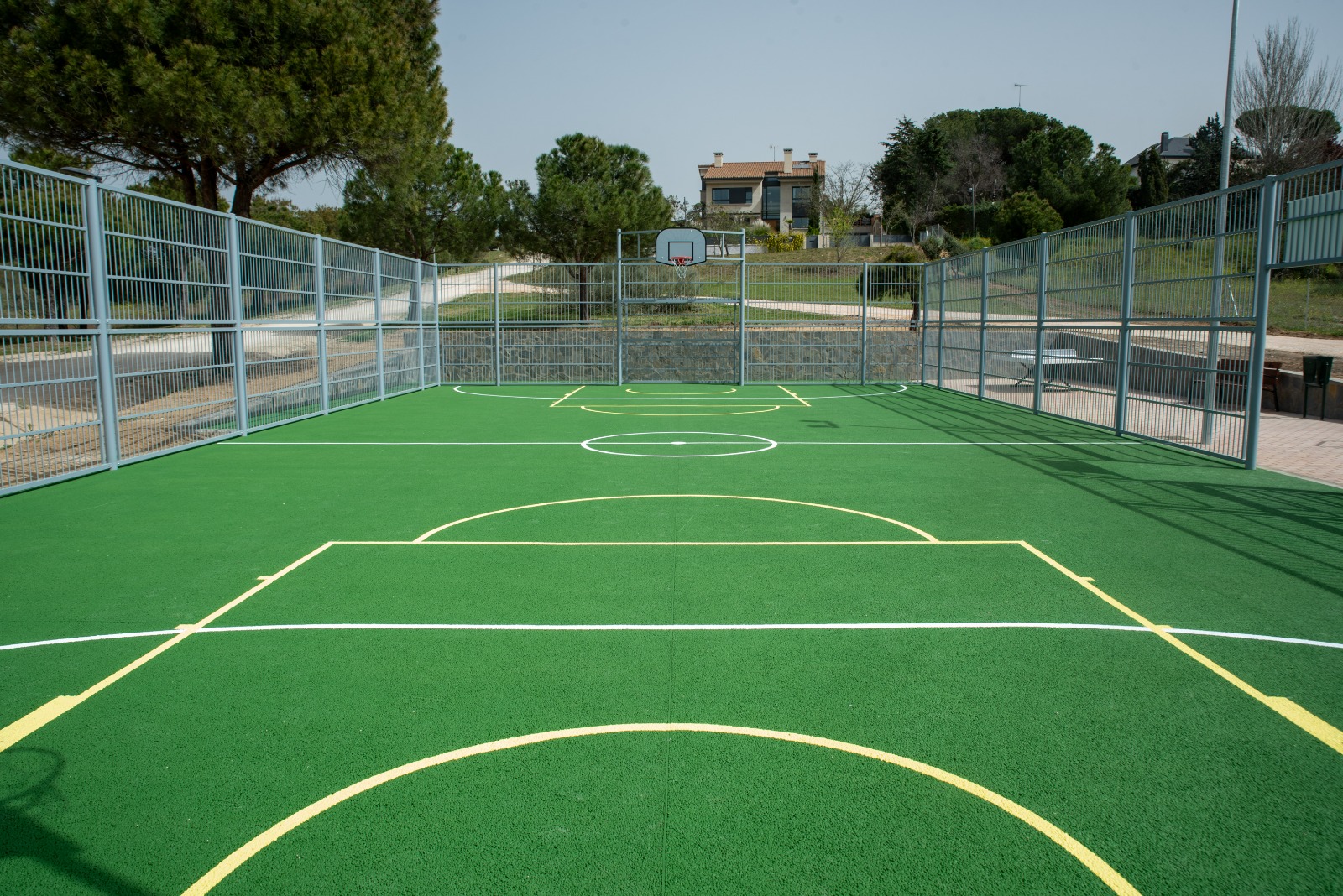 Texto Alternativo: Inaugurada la pista multideportiva construida en el terreno de la antigua depuradora de Bonanza
