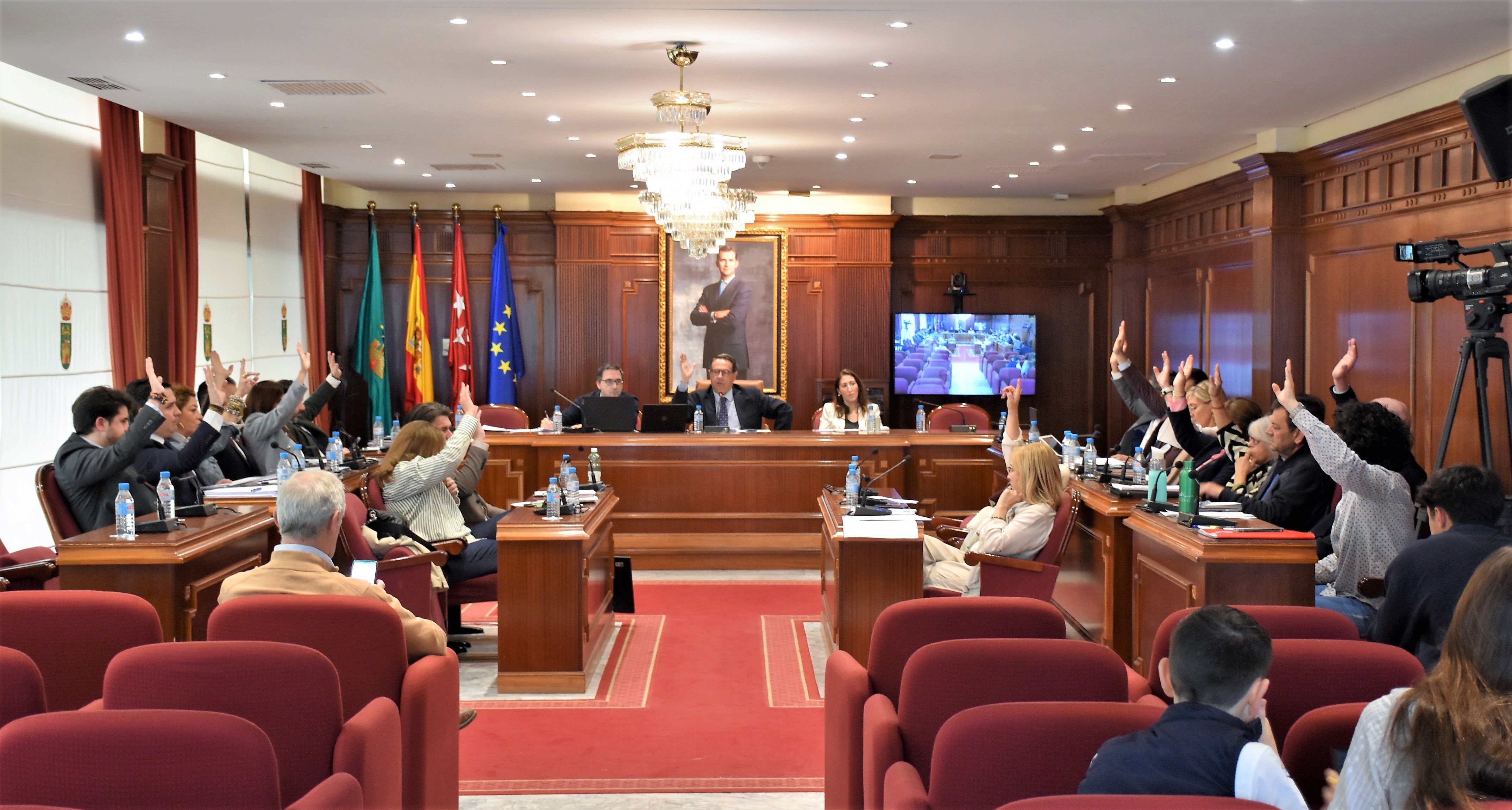 Texto Alternativo: La Corporación aprueba por unanimidad una propuesta del alcalde para la gestión del Castillo por el municipio de Villaviciosa de Odón