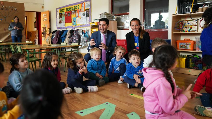 Texto Alternativo: La Comunidad de Madrid incrementa la atención específica a los alumnos con Trastorno del Espectro Autista con 55 nuevas aulas