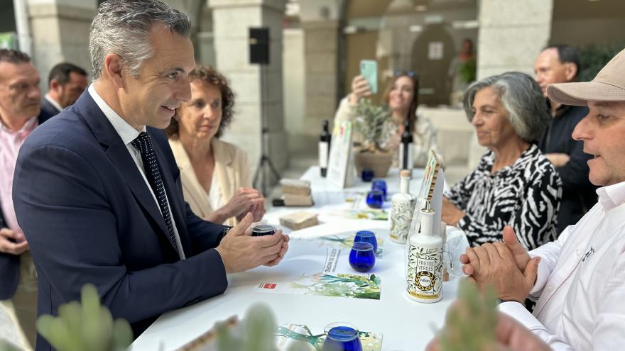 Texto Alternativo: La Comunidad la Comunidad de Madrid presenta la Denominación de Origen Protegida Aceite de Madrid en su primera campaña con este reconocimiento europeo
