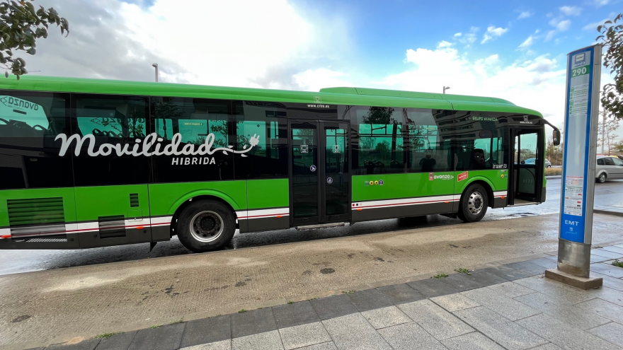 Texto Alternativo: La Comunidad de Madrid invierte 4,3 millones para renovar el servicio de autobuses sustitutivos gratuitos de la línea 7B de Metro